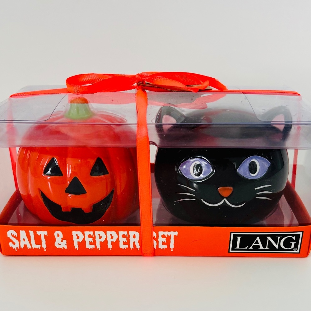 NEW VINTAGE LANG HALLOWEEN CERAMIC PUMPKIN AN D BLACK CAT SALT AND PEPPER SHAKER